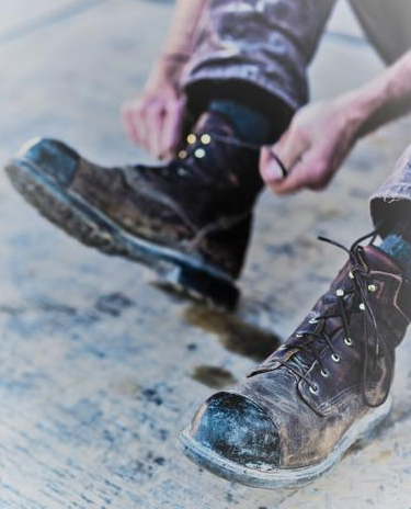 Red wing sales boots tuff toe